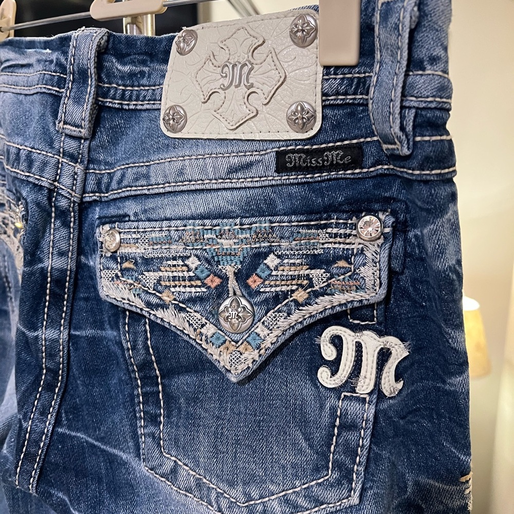 Miss Me Size 27 Embellished Cropped Jeans-Reposh NICE!! EUC